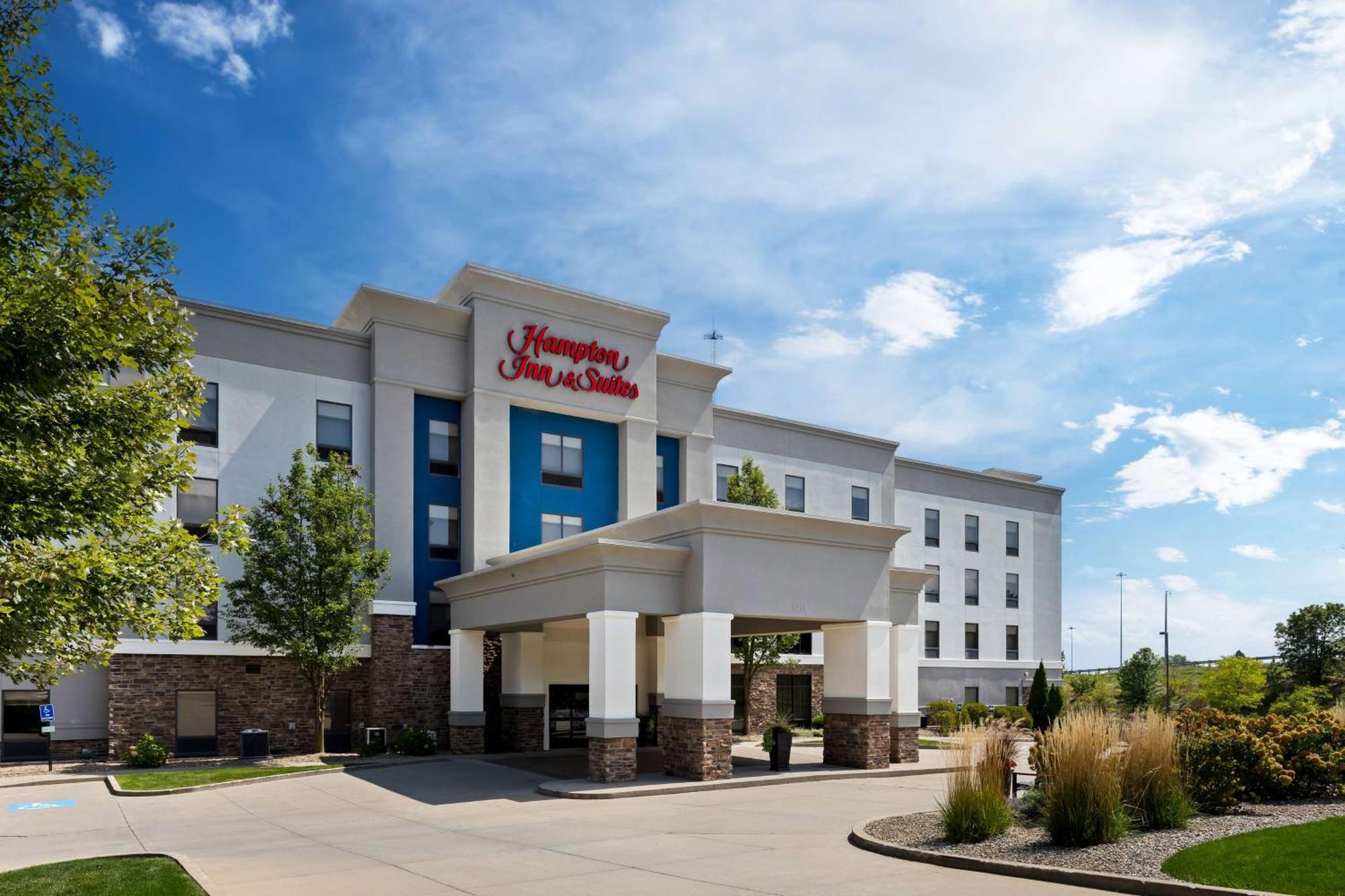 Hampton Inn & Suites Canton North Canton Exterior photo